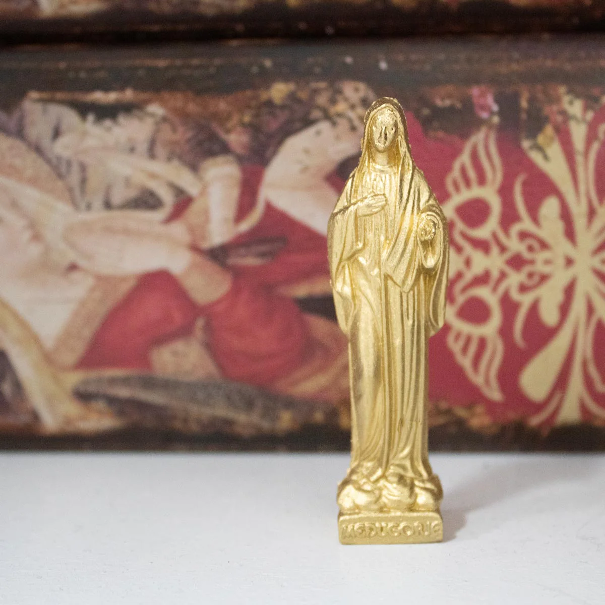 Miracle Mary Queen of Peace Statue – Faith & Blessing - Blessed Bands