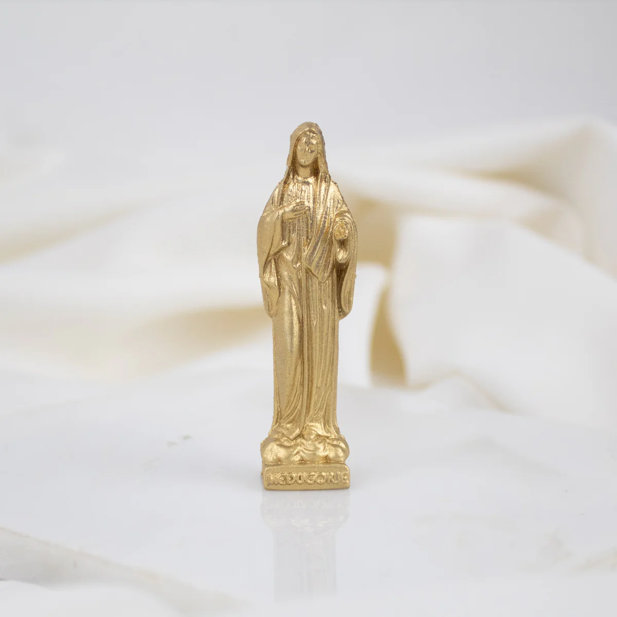 Miracle Mary Queen of Peace Statue – Faith & Blessing - Blessed Bands
