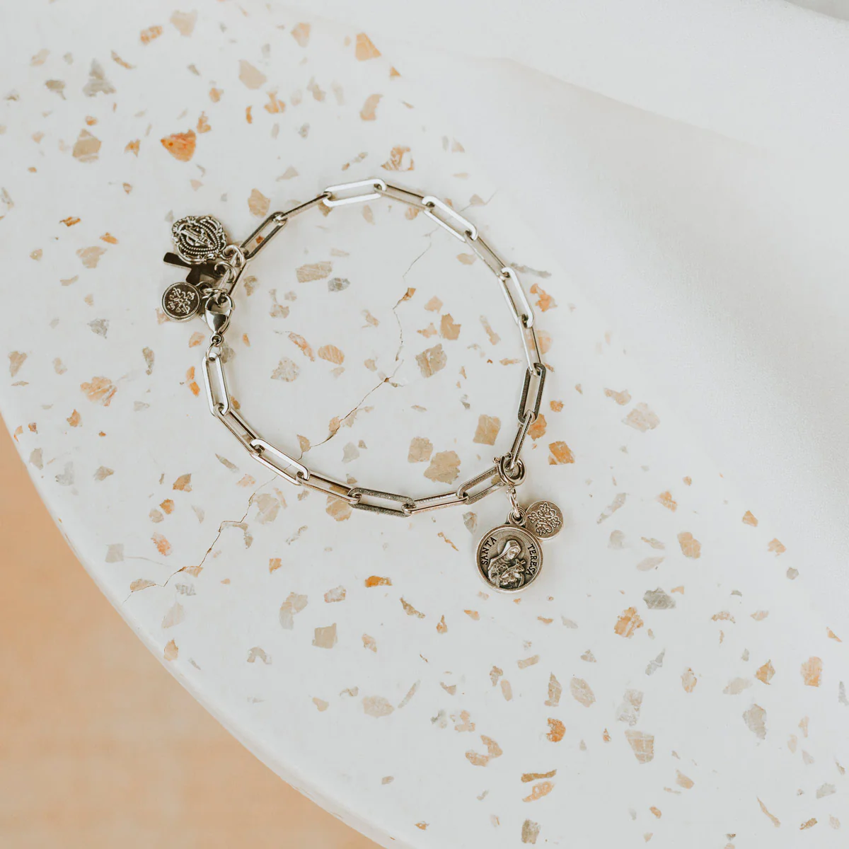 St. Thérèse of Lisieux Medal – Faith, Love & Hope - Blessed Bands